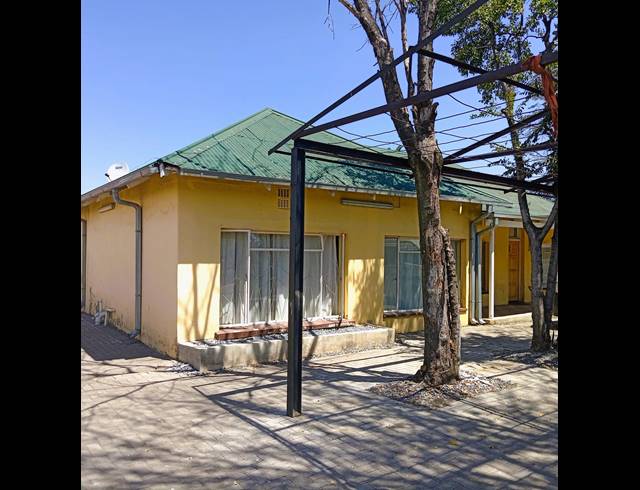 12 BEDROOM APARTMENT BLOCK FOR SALE IN VEREENIGING CENTRAL